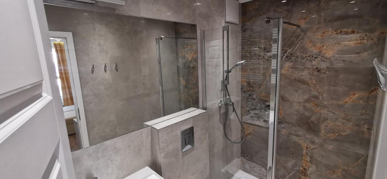 Wow Flou Przystan Letnica Apartamenty 700M Plaza 格但斯克 外观 照片